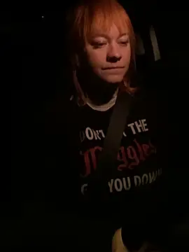 Snapshot of poussichienne chatting on March 20, 2026, 4:17 am poussichienne online show from March 20, 2026, 4:17 am