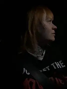 Snapshot of poussichienne chatting on March 21, 2026, 4:28 am poussichienne online show from March 21, 2026, 4:28 am