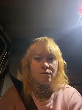poussichienne online show from April 25, 2026, 2:58 am