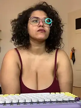 Curvydesifromgermany online show from January 29, 2025, 9:01 am