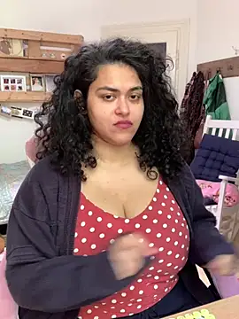 Snapshot of Curvydesifromgermany chatting on May 14, 2026, 11:50 am Curvydesifromgermany online show from May 14, 2026, 11:50 am