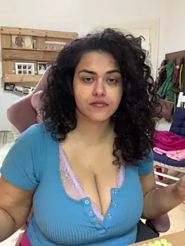 Snapshot of Curvydesifromgermany chatting on May 20, 2026, 2:01 pm Curvydesifromgermany online show from May 20, 2026, 2:01 pm