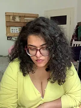 Curvydesifromgermany online show from July 7, 2026, 1:59 pm