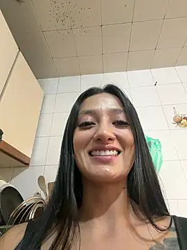 mariiana-diaz online show from June 20, 2026, 4:21 pm