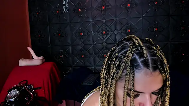 Snapshot of annavi_ chatting on October 11, 2025, 11:42 am annavi  online show from October 11, 2025, 11:42 am