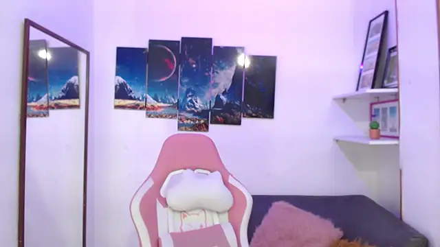 EmmaMyerss  online show from December 23, 2024, 11:49 pm