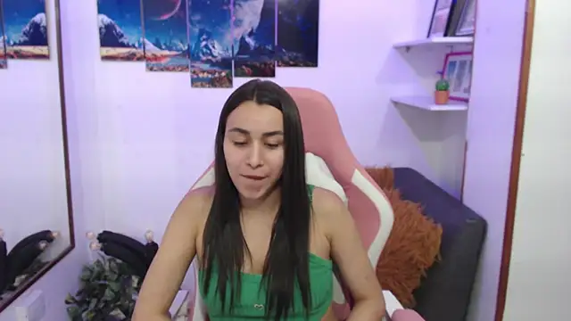 EmmaMyerss  online show from February 6, 2025, 1:38 am
