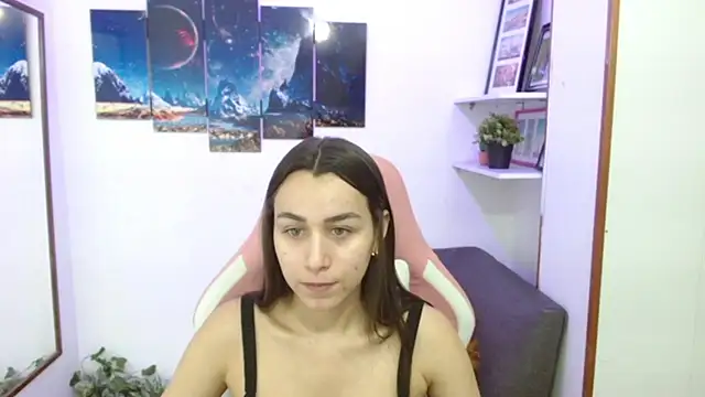 EmmaMyerss  online show from March 3, 2025, 10:31 pm