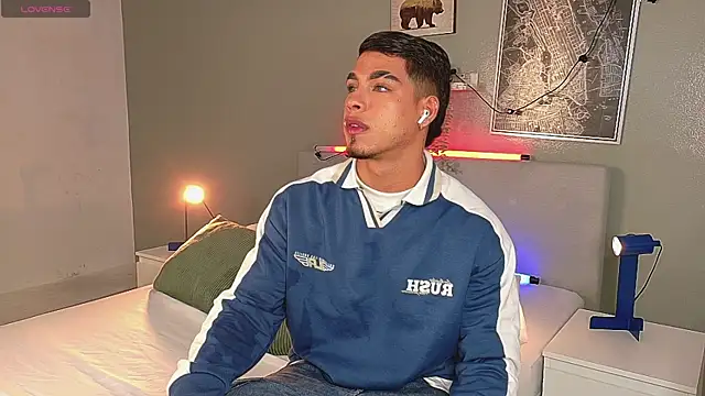 Snapshot of Ken-boy_ chatting on September 27, 2025, 11:48 am Ken-boy  online show from September 27, 2025, 11:48 am