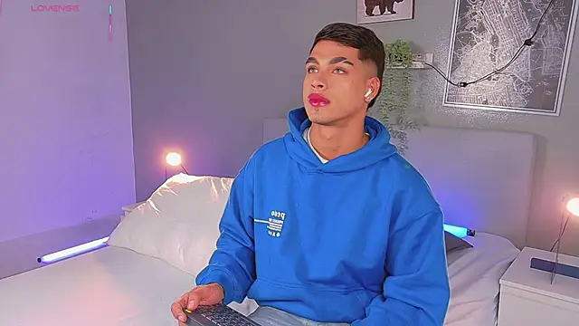 Snapshot of Ken-boy_ chatting on October 1, 2025, 11:38 am Ken-boy  online show from October 1, 2025, 11:38 am