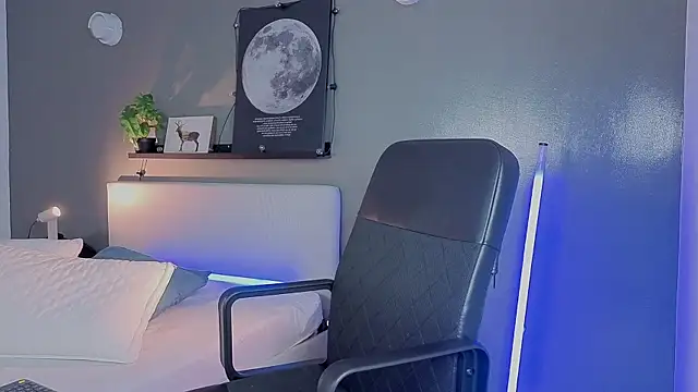 Snapshot of Ken-boy_ chatting on October 11, 2025, 12:04 pm Ken-boy  online show from October 11, 2025, 12:04 pm