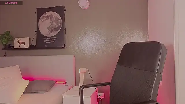 Snapshot of Ken-boy_ chatting on October 16, 2025, 11:55 am Ken-boy  online show from October 16, 2025, 11:55 am