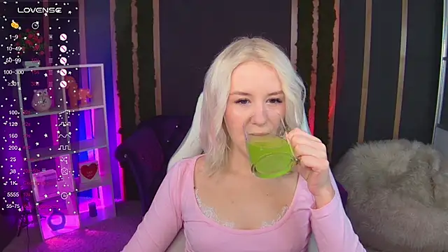 Selenatrend online show from November 18, 2025, 12:31 pm