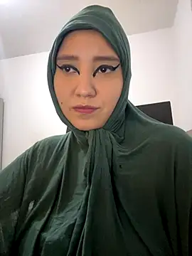 hannahayat online show from November 15, 2025, 2:24 pm