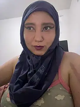 hannahayat online show from April 27, 2026, 11:14 pm