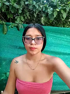 -VICKKY online show from December 19, 2024, 4:24 pm