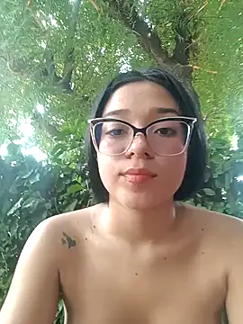 -VICKKY online show from December 29, 2024, 5:01 pm