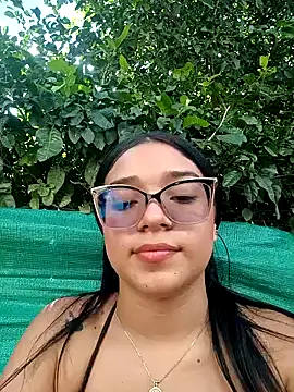 -VICKKY online show from January 7, 2025, 6:56 pm