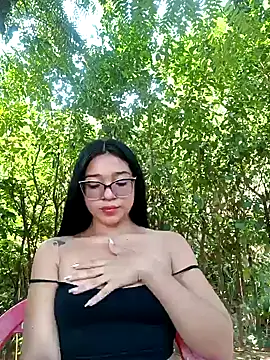 -VICKKY online show from January 20, 2025, 2:14 pm