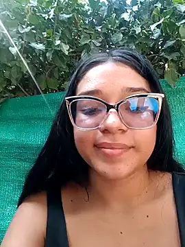 -VICKKY online show from January 23, 2025, 4:04 pm
