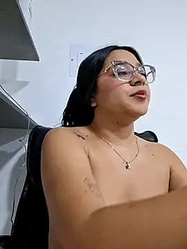 -VICKKY online show from March 21, 2026, 2:09 pm