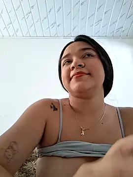 -VICKKY online show from June 10, 2026, 7:35 pm