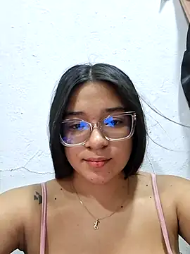 -VICKKY online show from June 25, 2026, 2:32 pm