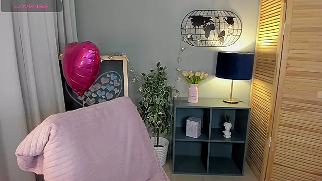 Sarah Grows online show from March 8, 2025, 8:22 am