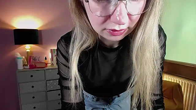 Mia Tasty online show from March 21, 2025, 1:56 pm