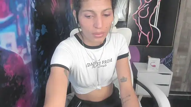 ImCrazzy online show from January 20, 2025, 2:46 pm
