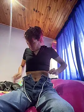 ImCrazzy online show from August 4, 2026, 4:31 pm