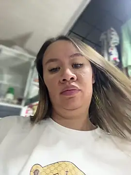 Emiily lee online show from December 21, 2025, 3:24 am