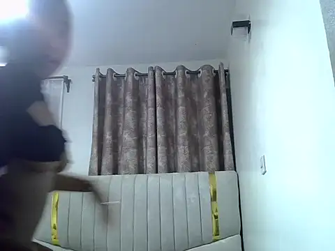 Snapshot of pretty_hearty chatting on March 14, 2026, 11:32 pm pretty hearty online show from March 14, 2026, 11:32 pm