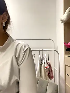 Snapshot of AnaWest chatting on September 16, 2025, 6:36 am AnaWest online show from September 16, 2025, 6:36 am