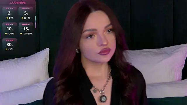 Snapshot of AnaWest chatting on October 9, 2025, 8:45 am AnaWest online show from October 9, 2025, 8:45 am