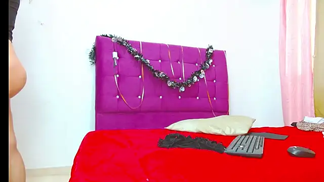 chantalsemenova1 online show from November 29, 2025, 8:34 pm