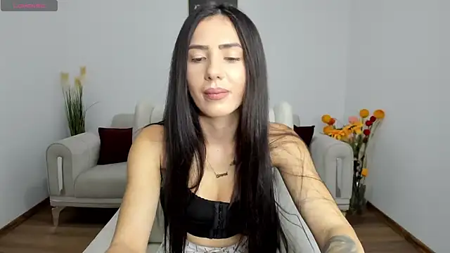 Snapshot of Emmapmg chatting on January 2, 2025, 5:50 pm Emmapmg online show from January 2, 2025, 5:50 pm