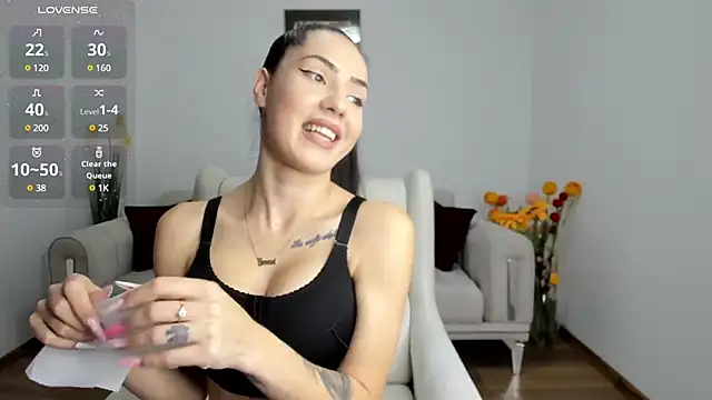 Snapshot of Emmapmg chatting on February 4, 2025, 12:22 pm Emmapmg online show from February 4, 2025, 12:22 pm