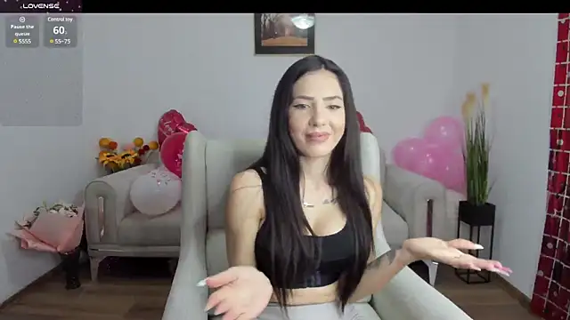 Snapshot of Emmapmg chatting on February 11, 2025, 12:37 pm Emmapmg online show from February 11, 2025, 12:37 pm