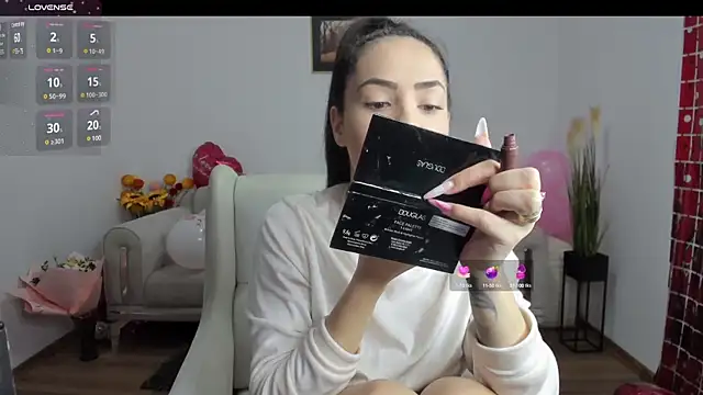 Snapshot of Emmapmg chatting on February 16, 2025, 12:32 pm Emmapmg online show from February 16, 2025, 12:32 pm