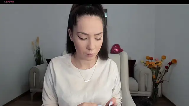 Snapshot of Emmapmg chatting on February 26, 2025, 11:52 am Emmapmg online show from February 26, 2025, 11:52 am