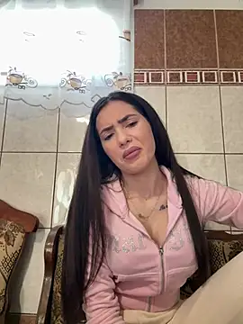 Snapshot of Emmapmg chatting on March 4, 2025, 9:29 am Emmapmg online show from March 4, 2025, 9:29 am