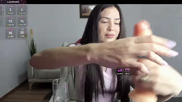 Snapshot of Emmapmg chatting on March 21, 2025, 7:02 pm Emmapmg online show from March 21, 2025, 7:02 pm