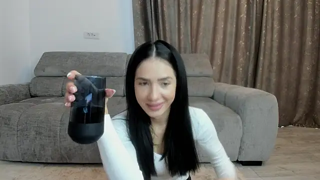 Snapshot of Emmapmg chatting on October 6, 2025, 10:34 am Emmapmg online show from October 6, 2025, 10:34 am