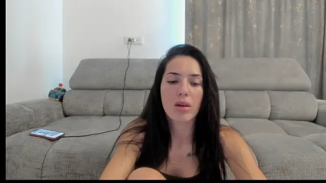 Snapshot of Emmapmg chatting on October 16, 2025, 9:32 am Emmapmg online show from October 16, 2025, 9:32 am