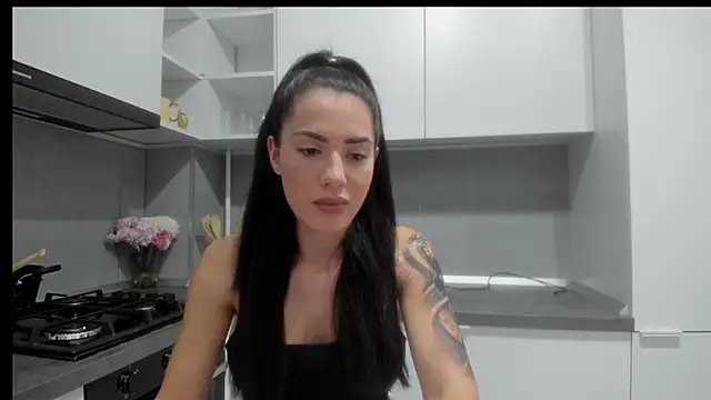 Snapshot of Emmapmg chatting on November 19, 2025, 10:54 pm Emmapmg online show from November 19, 2025, 10:54 pm