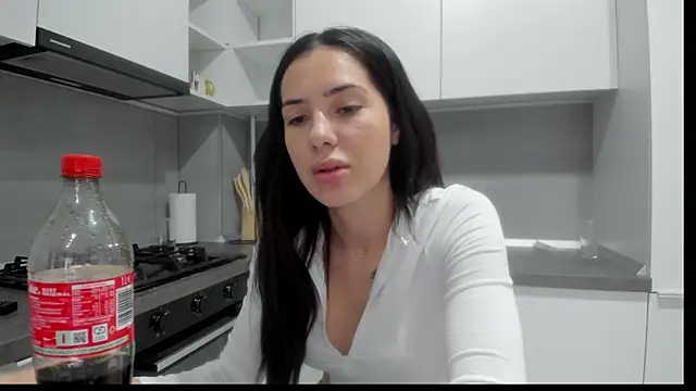 Snapshot of Emmapmg chatting on November 27, 2025, 8:38 am Emmapmg online show from November 27, 2025, 8:38 am