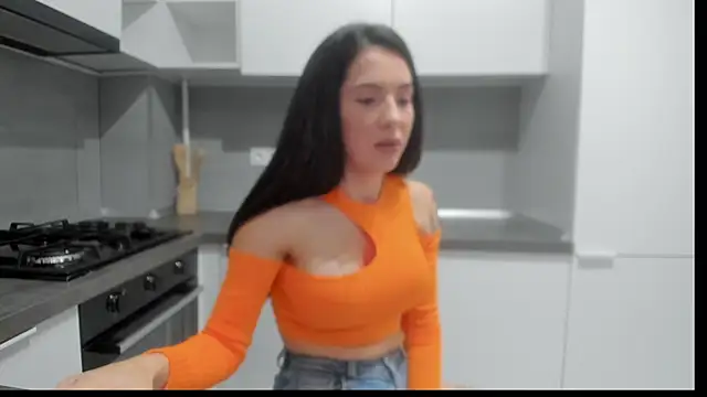 Snapshot of Emmapmg chatting on December 19, 2025, 8:16 pm Emmapmg online show from December 19, 2025, 8:16 pm