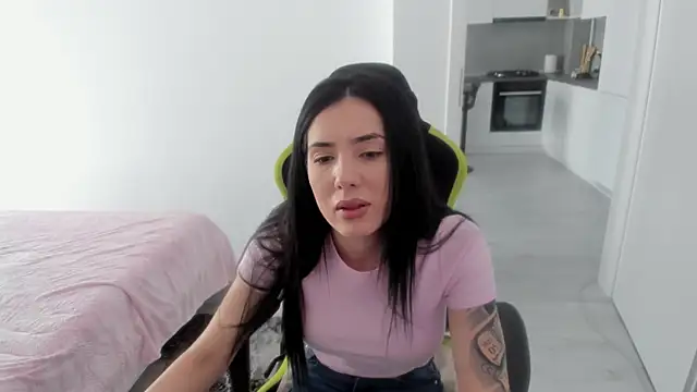 Emmapmg online show from March 12, 2026, 12:00 pm