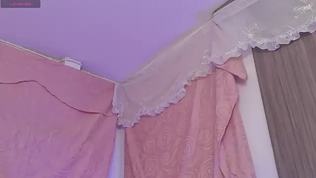 Snapshot of BonnieCute_ chatting on September 21, 2025, 11:50 pm BonnieCute  online show from September 21, 2025, 11:50 pm